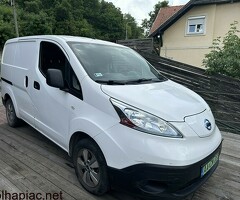 NISSAN  E-NV200, 40kw akkuval - hátul erősen törött magántulajdonostól ELADÓ