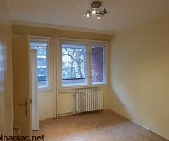 Deák térnél 2 szobás, csendes, kertre néző erkélyes lakás kiadó / Király utca