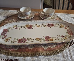 Zsolnay porcelán kínáló szett – kézzel festett, aranyozott